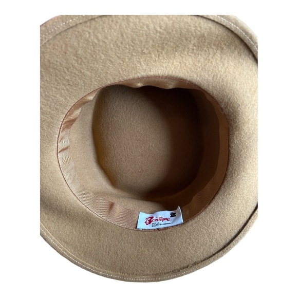 Vintage tan Boutique Kate for Canada with a velour ribbon and feathers. EUC. - Picture 3 of 3